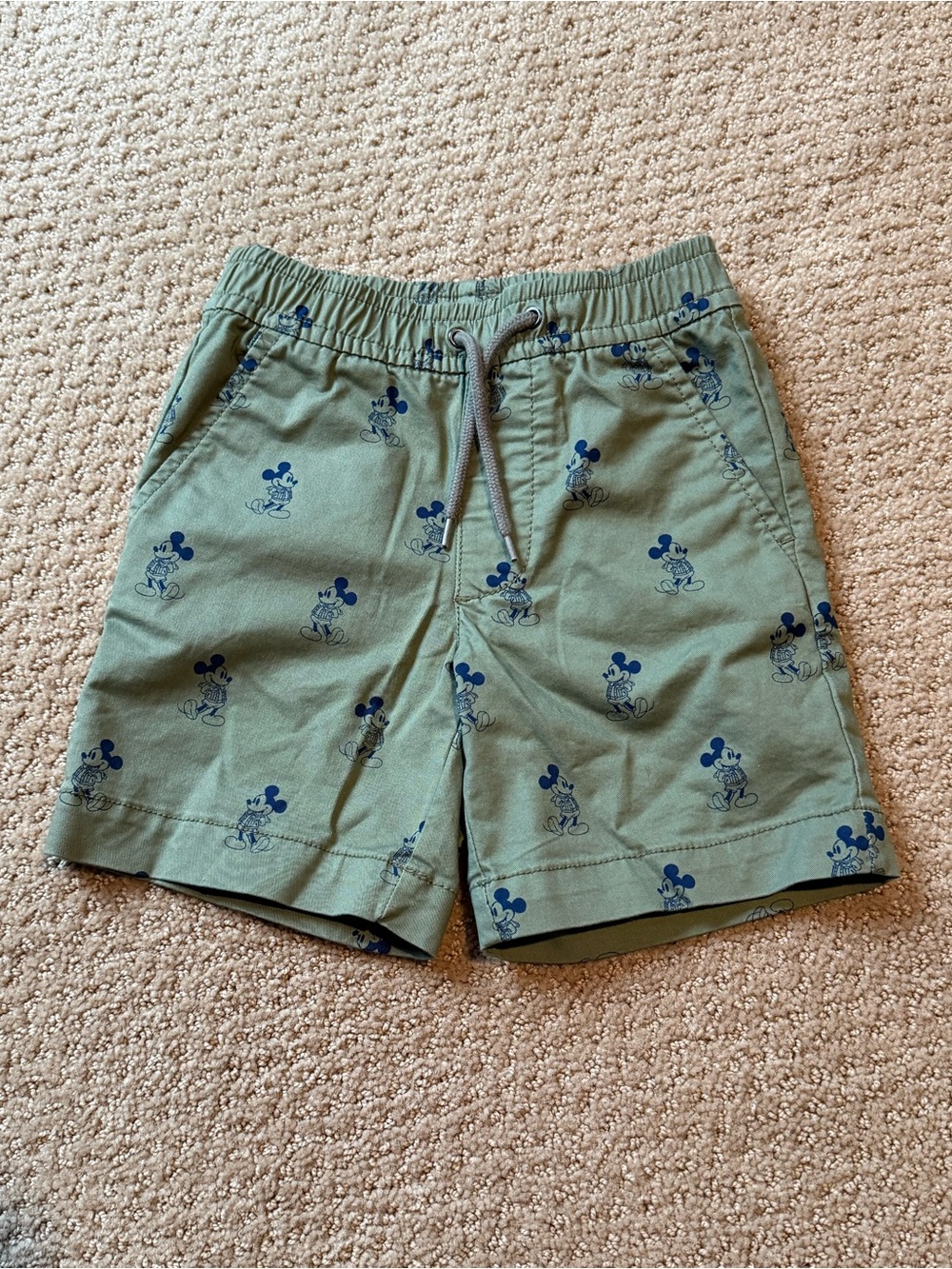 Never worn. Disney baby Gap boys shorts. Size 4
